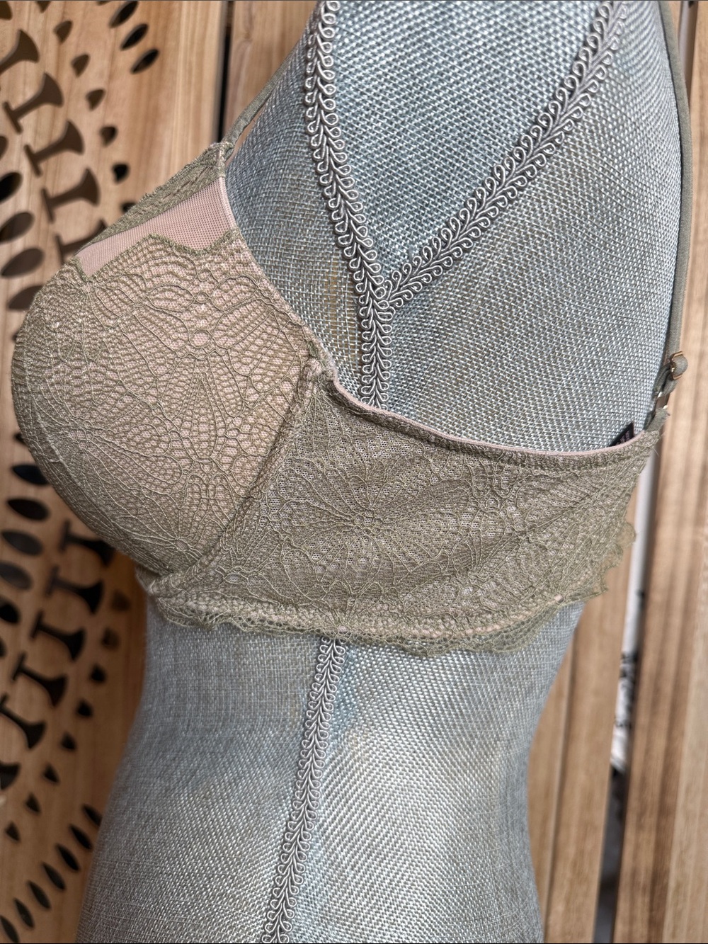 Victoria's Secret Nude Bra with Olive Lace Overlay - Picture 3 of 7